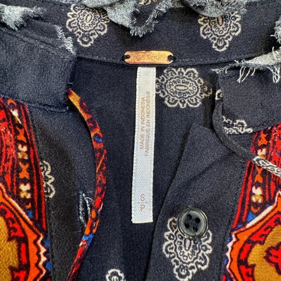 Free People Wishing Well Border Print Button Up Blouse Blue Red Women's Size S - Picture 4 of 9